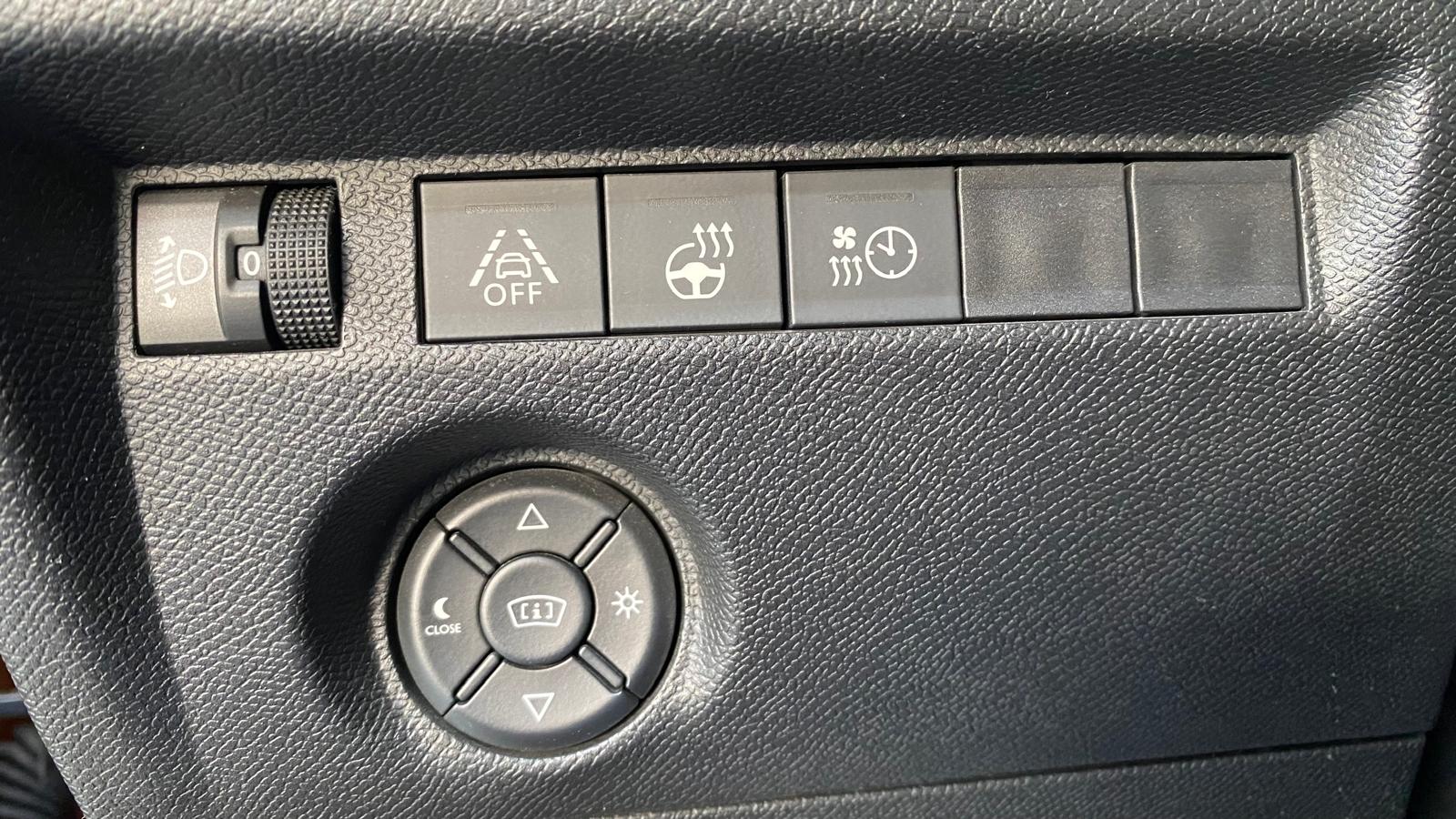 CITROEN E-C4 18